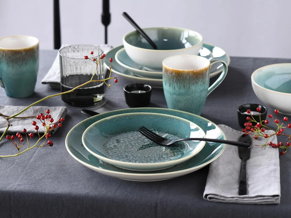 CreaTable, 25863, Serie Caldera Grün, 8-teiliges Geschirrset für 2 Personen, Kombiservice aus Steinzeug, spülmaschinen- und mikrowellengeeignet, Qualitätsproduktion