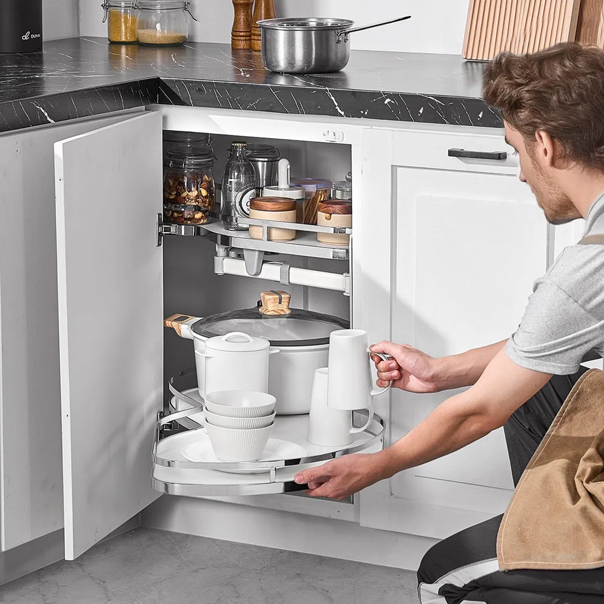 VEVOR Eckschrank-Organizer nach rechts, ausziehbarer Organizer für Jalousieschrank, 2-stufiges, höhenverstellbares Schwingtablett, sanft schließender Küchen-Organizer, rechts zu öffnen