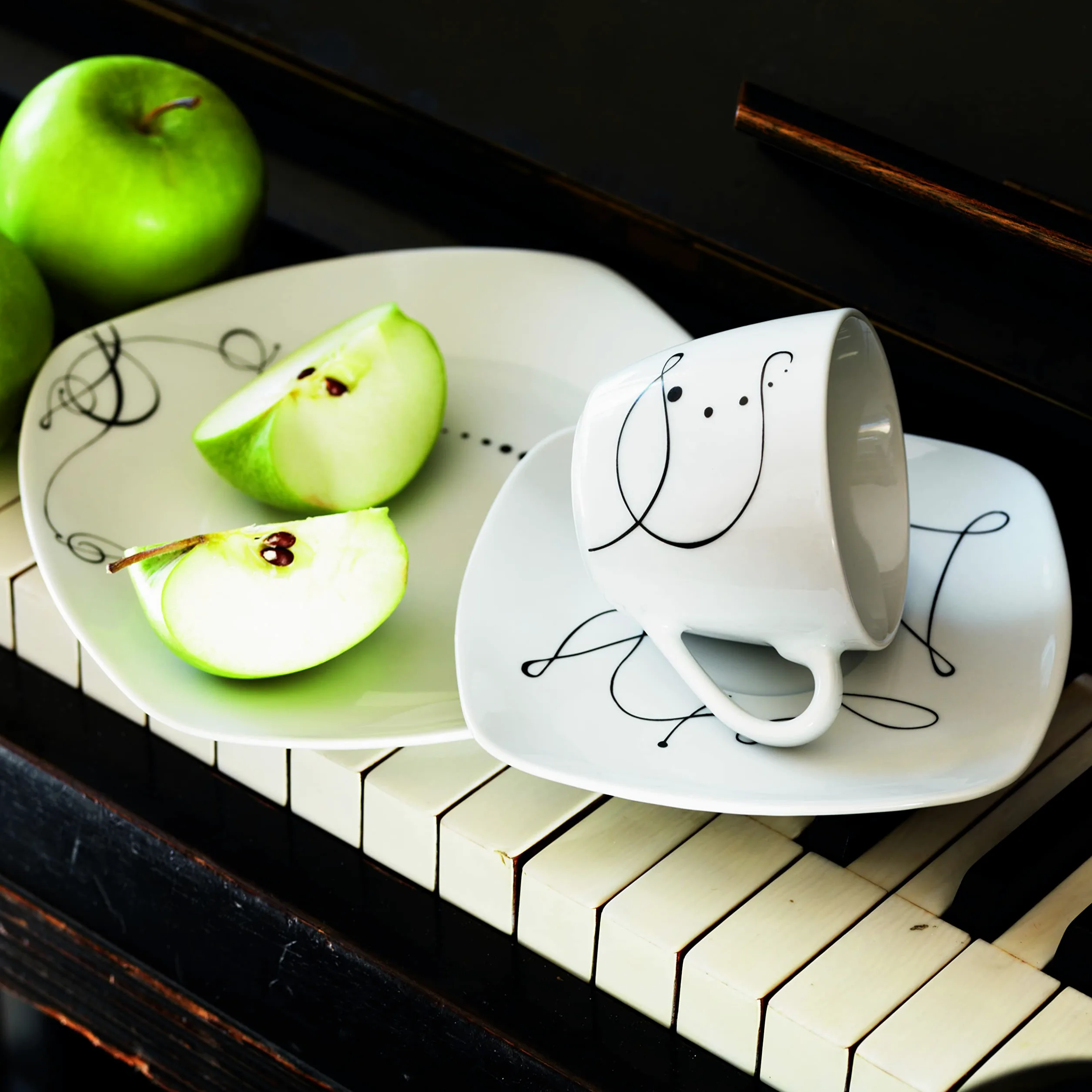 Mäser, Serie Chanson, Kombiservice 30-teilig, Porzellan Geschirrset, für 6 Personen, Weiß, Weiss/Opulenter Garten
