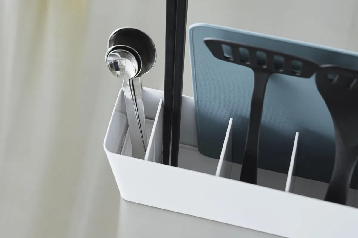 Yamazaki 8146 TOWER Kitchen Tool & Cutting Board Holder, white, Steel/ABS Resin, 30 x 6.8 x 14.3 cm