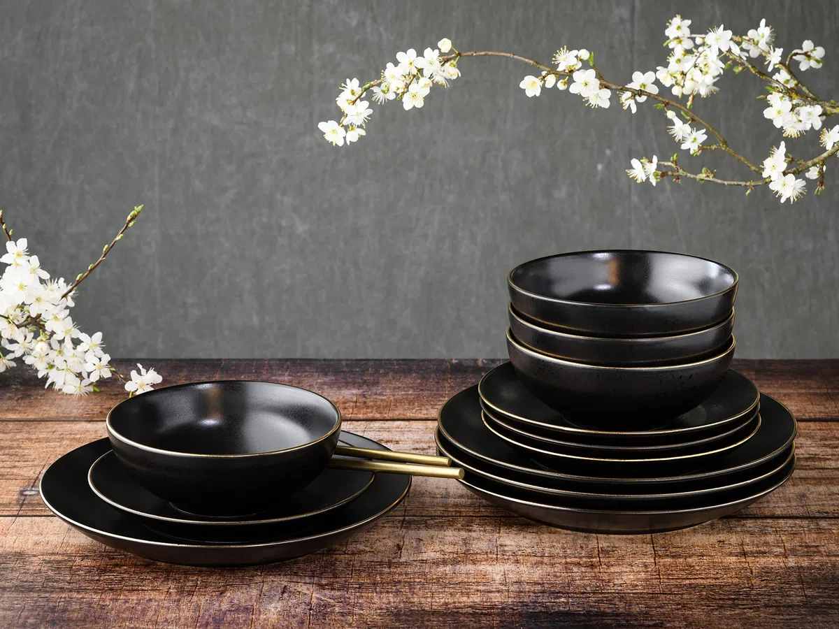 CreaTable, 22707, Serie Industrial Gold BLACK, 12-teiliges Geschirrset für 4 Personen, Teller Set aus Steinzeug, spülmaschinen- und mikrowellengeeignet, Qualitätsproduktion