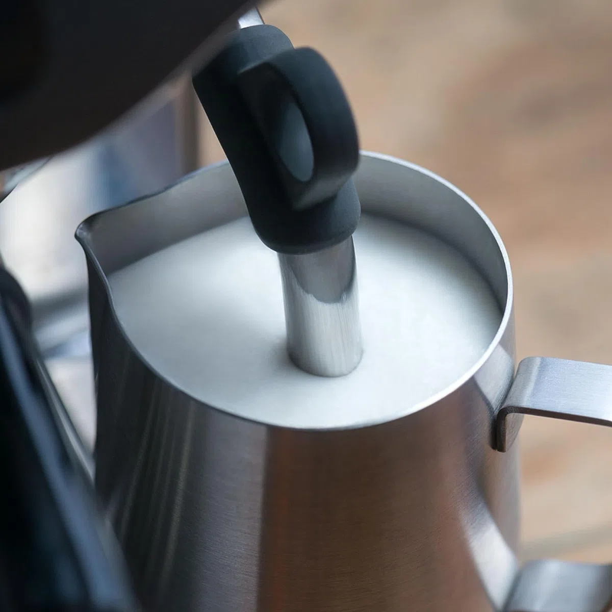 Sage - Temp Control Milk Jug - Milchkännchen - Milchkanne mit integriertem Thermometer - Gebürsteter Edelstahl