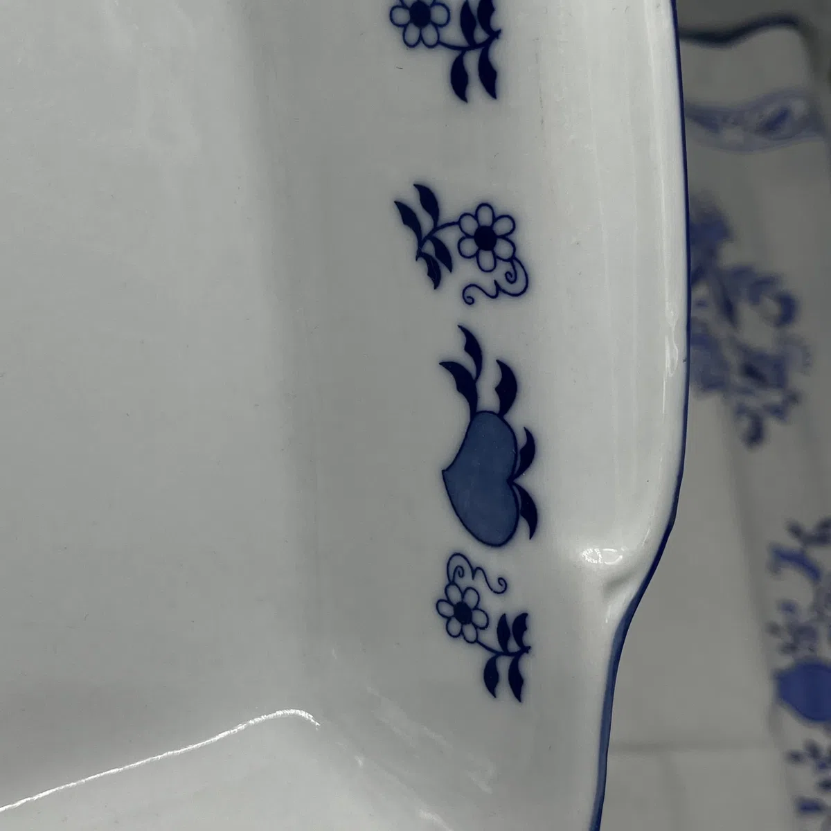 Generisch Porzellan quadratische Servierschale – Blau-Weißes Zwiebelmuster-Stil 22,5 cm
