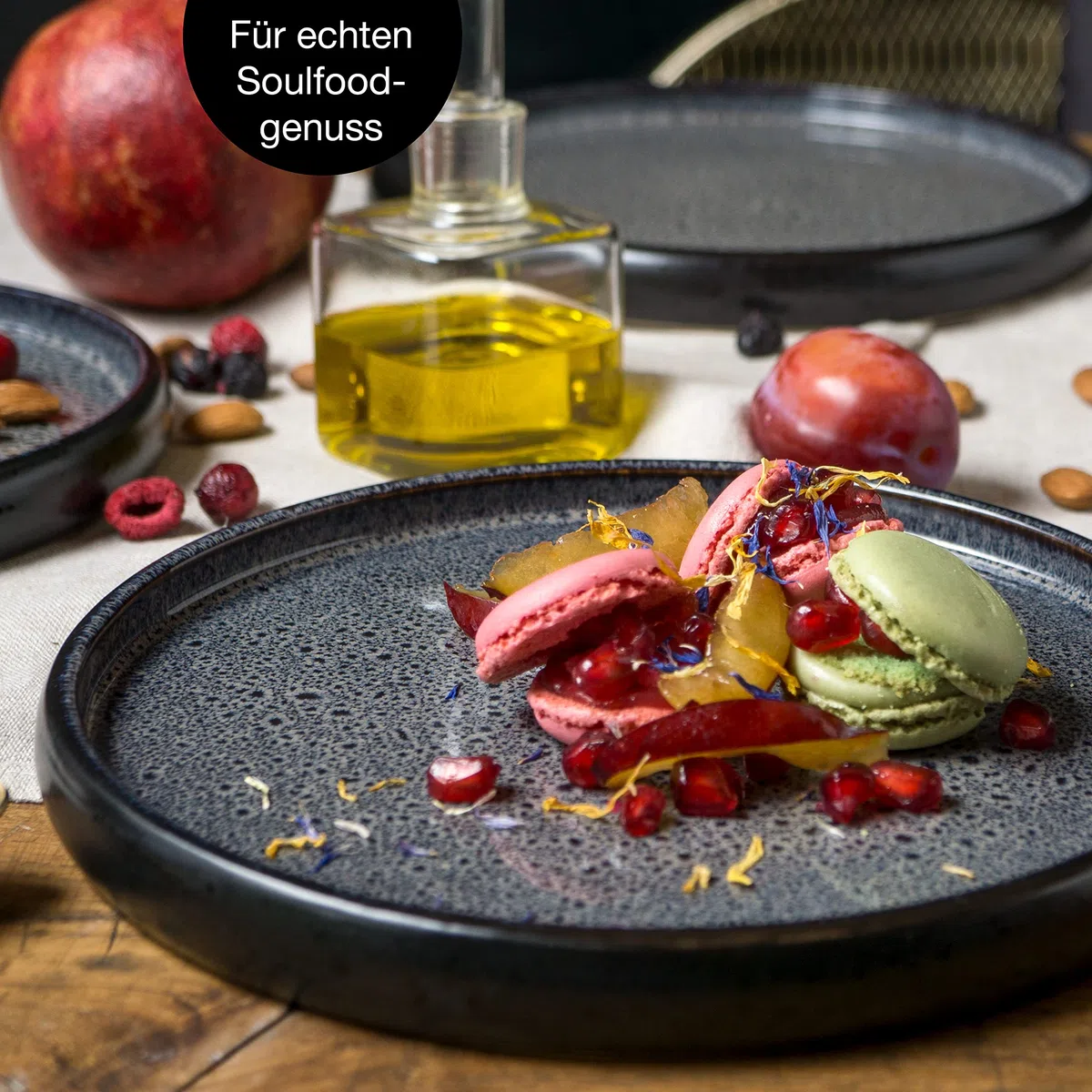 Moritz & Moritz SOLID Steinzeug Geschirrset 4 Personen, 12-tlg. Geschirr Set in Anthrazit, Schüssel- und Teller Set aus besonders robustem Steinzeug, Kombiservice Tafelservice 4 Personen