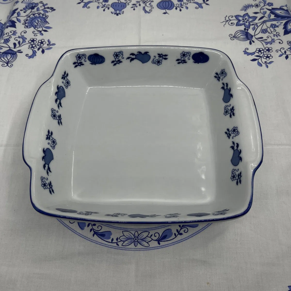 Generisch Porzellan quadratische Servierschale – Blau-Weißes Zwiebelmuster-Stil 22,5 cm