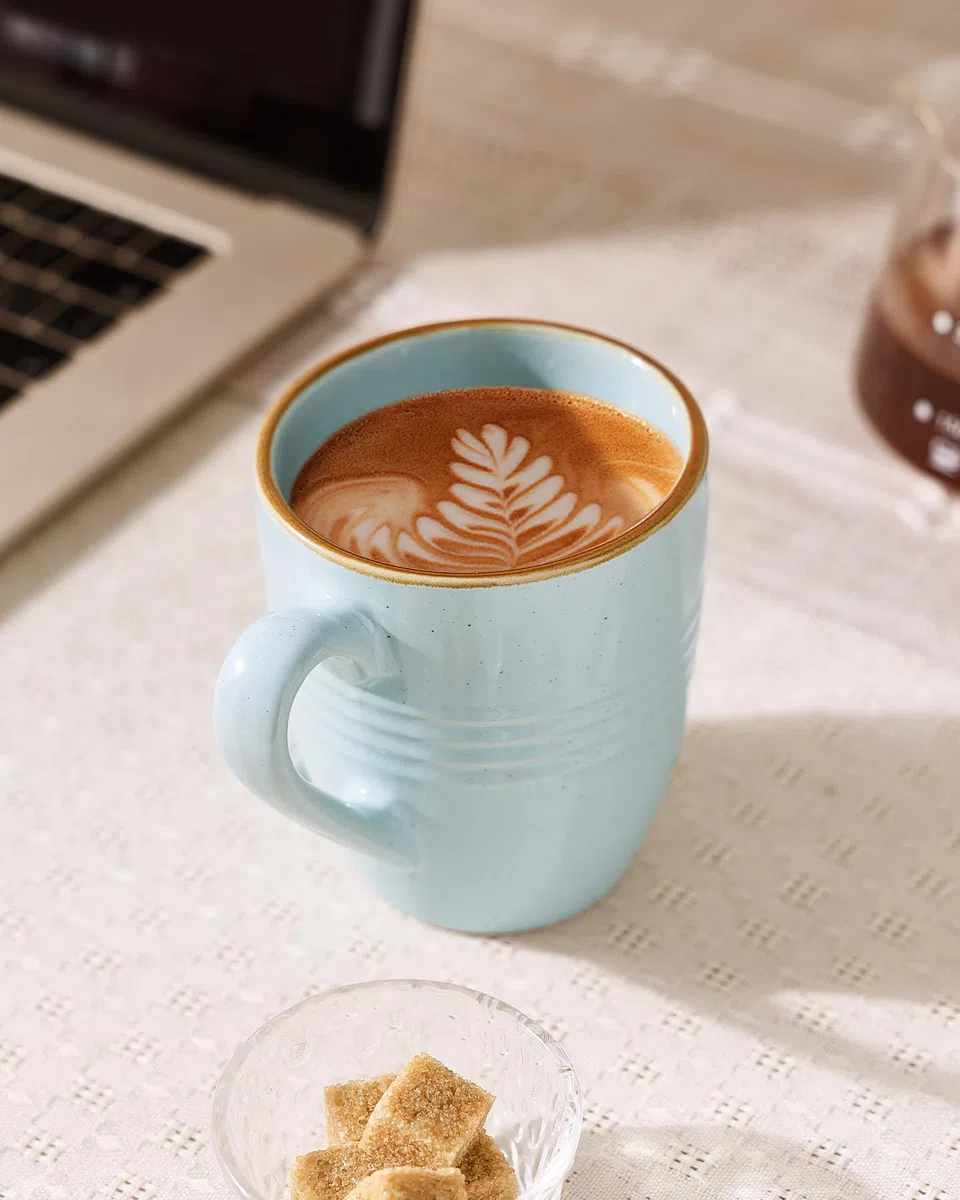Richmount Jupiter Kaffeetassen-Set, 6-teilig, 385 ml Kaffeetassen, mikrowellen- und spülmaschinengeeignet, Tassen mit Henkel für Kaffee, Tee, Kakao, Milch, Hellblau
