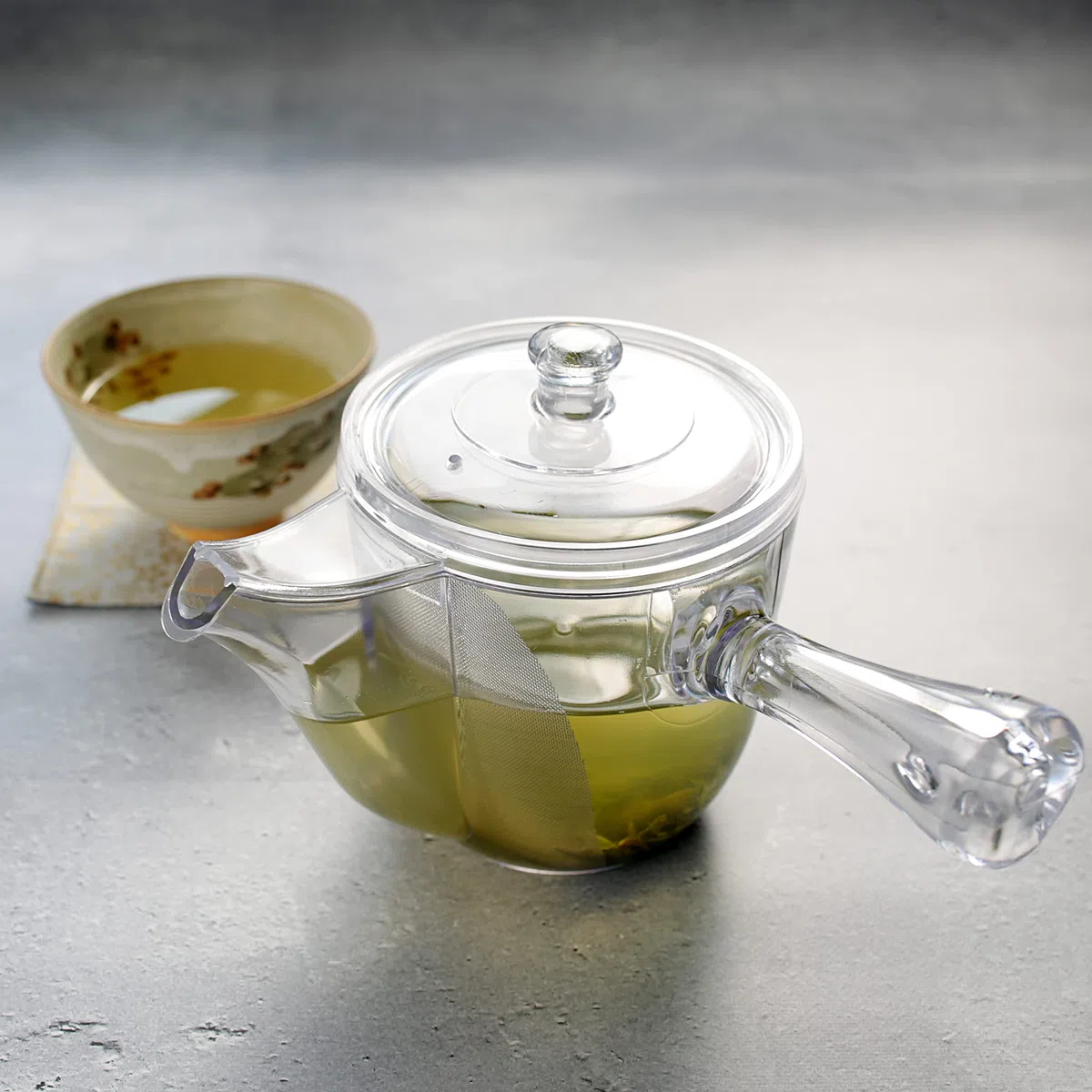 Unzerbrechliche, transparente Kyusu mit Noguchi Kumataro Teegarten-Logo, 520 ml, große Kapazität, japanische Teekanne mit feinmaschigem Edelstahl-Filter, hergestellt in Japan, spülmaschinenfest